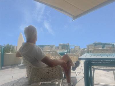 rooftop bar roommate valeria 400 sunny
